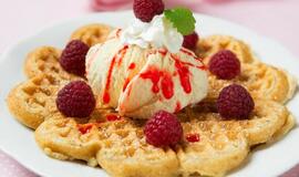 Šventinis stalas mamai