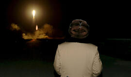 Šiaurės Korėja surengė tolimojo nuotolio raketos variklio bandymą