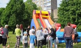 Kaimynų šventės viliojo į kiemą