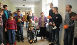 "Dragūno" rankininkai aplankė neįgaliuosius