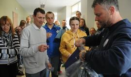 "Dragūno" rankininkai aplankė neįgaliuosius