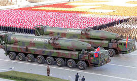 Šiaurės Korėja mėgino paleisti raketą