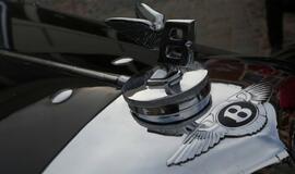 Teatro aikštę papuošė ispanų automobilių paroda