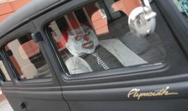 Teatro aikštę papuošė ispanų automobilių paroda