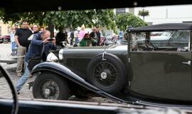 Teatro aikštę papuošė ispanų automobilių paroda