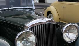 Teatro aikštę papuošė ispanų automobilių paroda