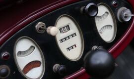 Teatro aikštę papuošė ispanų automobilių paroda