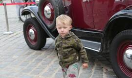 Teatro aikštę papuošė ispanų automobilių paroda