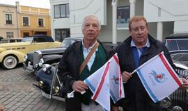 Teatro aikštę papuošė ispanų automobilių paroda