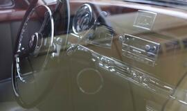 Teatro aikštę papuošė ispanų automobilių paroda