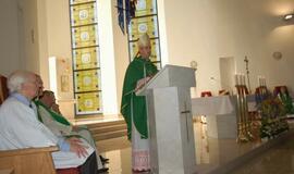 Vyskupas pašventino unikalų vitražą