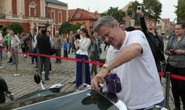 Teatro aikštę papuošė ispanų automobilių paroda