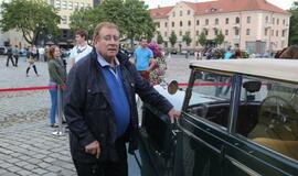 Teatro aikštę papuošė ispanų automobilių paroda