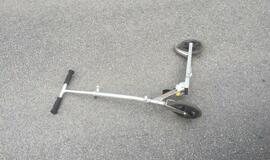 Nepavyko paspirtuku saugiai kirsti gatvės