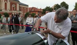 Teatro aikštę papuošė ispanų automobilių paroda