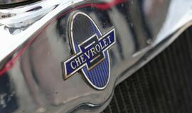 Teatro aikštę papuošė ispanų automobilių paroda