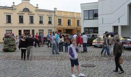 Teatro aikštę papuošė ispanų automobilių paroda