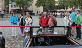 Teatro aikštę papuošė ispanų automobilių paroda