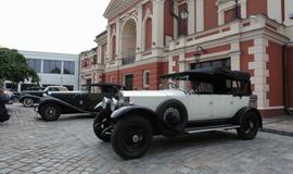 Teatro aikštę papuošė ispanų automobilių paroda