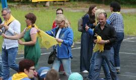 Žaismingai atidaryta stovykla vaikams su negalia