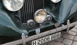 Teatro aikštę papuošė ispanų automobilių paroda