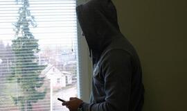 Paauglys apiplėšė du vaikus