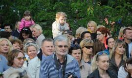 Himno giedojimas ir koncertas