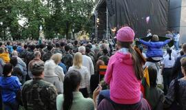 Himno giedojimas ir koncertas