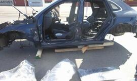 Klaipėdoje sulaikė dalimis išardytą „Porsche Cayenne“