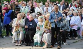 Himno giedojimas ir koncertas