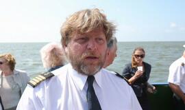 Vainikų nuleidimas į jūrą