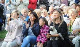 Himno giedojimas ir koncertas