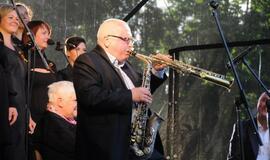 Himno giedojimas ir koncertas