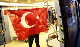 Turkija: valstybės tarnautojams laikinai uždrausta išvykti iš šalies