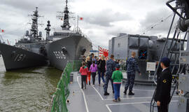 Klaipėdiečius sudomino japonų karo laivai