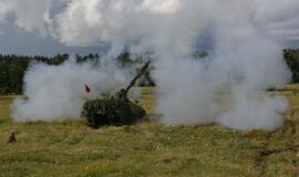 Savaeigių haubicų bandymai