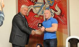 Aurimas Didžbalis pagerbtas pas miesto merą