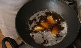 Sostinės kavinėje užsidegus riebalams nukentėjo moteris