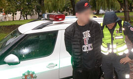 Sulaikė galimai narkotikus turėjusius asmenis