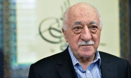 Turkija išdavė arešto orderį suimti perversmo organizavimu kaltinamą dvasininką Fetulą Giuleną