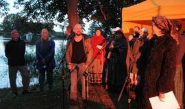 Gintaro įlankoje liepsnojo skulptūros