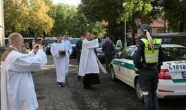 Į kelią - su šventintais automobiliais