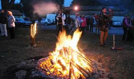 Gintaro įlankoje liepsnojo skulptūros