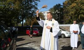 Į kelią - su šventintais automobiliais