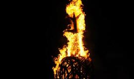 Gintaro įlankoje liepsnojo skulptūros