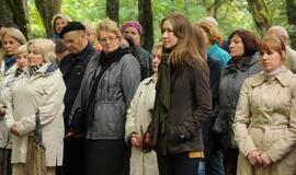 Gerlachų šeimos paminklas grįžo į Skulptūrų parką