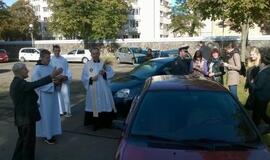 Į kelią - su šventintais automobiliais