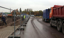 Iš baseino statybvietės - purvinais ratais į gatves