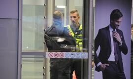 Iš "Akropolio" evakuoti žmonės