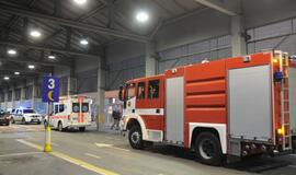 Iš "Akropolio" evakuoti žmonės